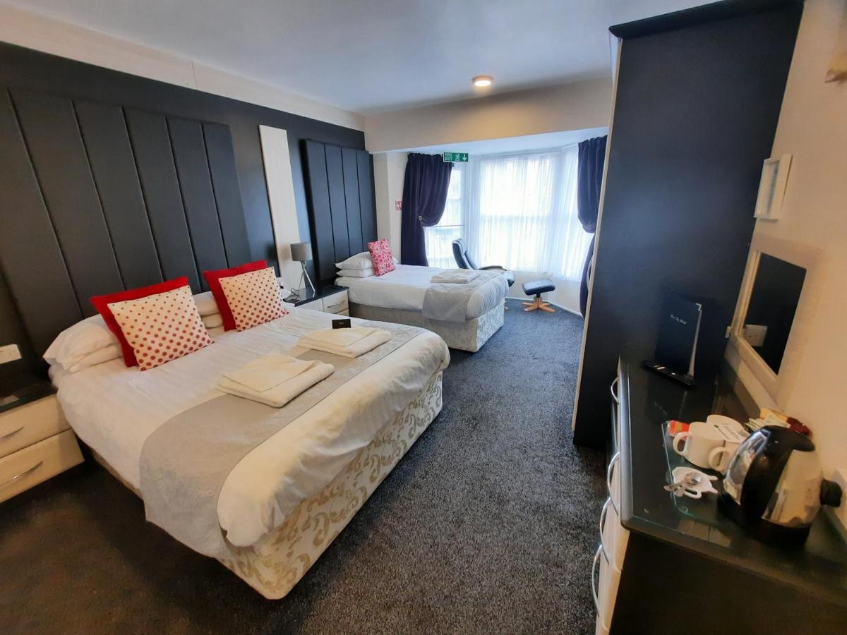 Hen Dy Bed & Breakfast ลันดิดโน ภายนอก รูปภาพ