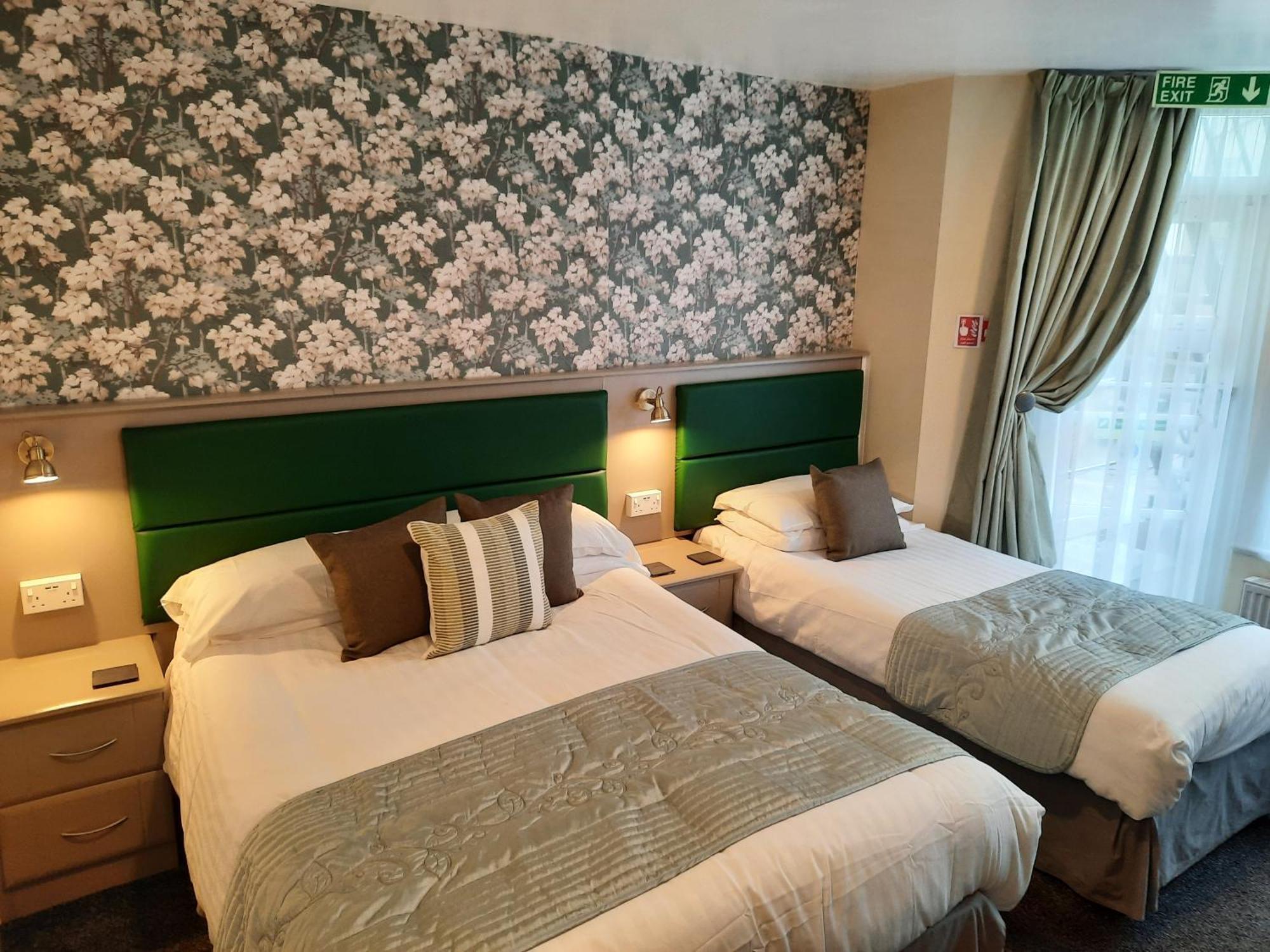 Hen Dy Bed & Breakfast ลันดิดโน ภายนอก รูปภาพ