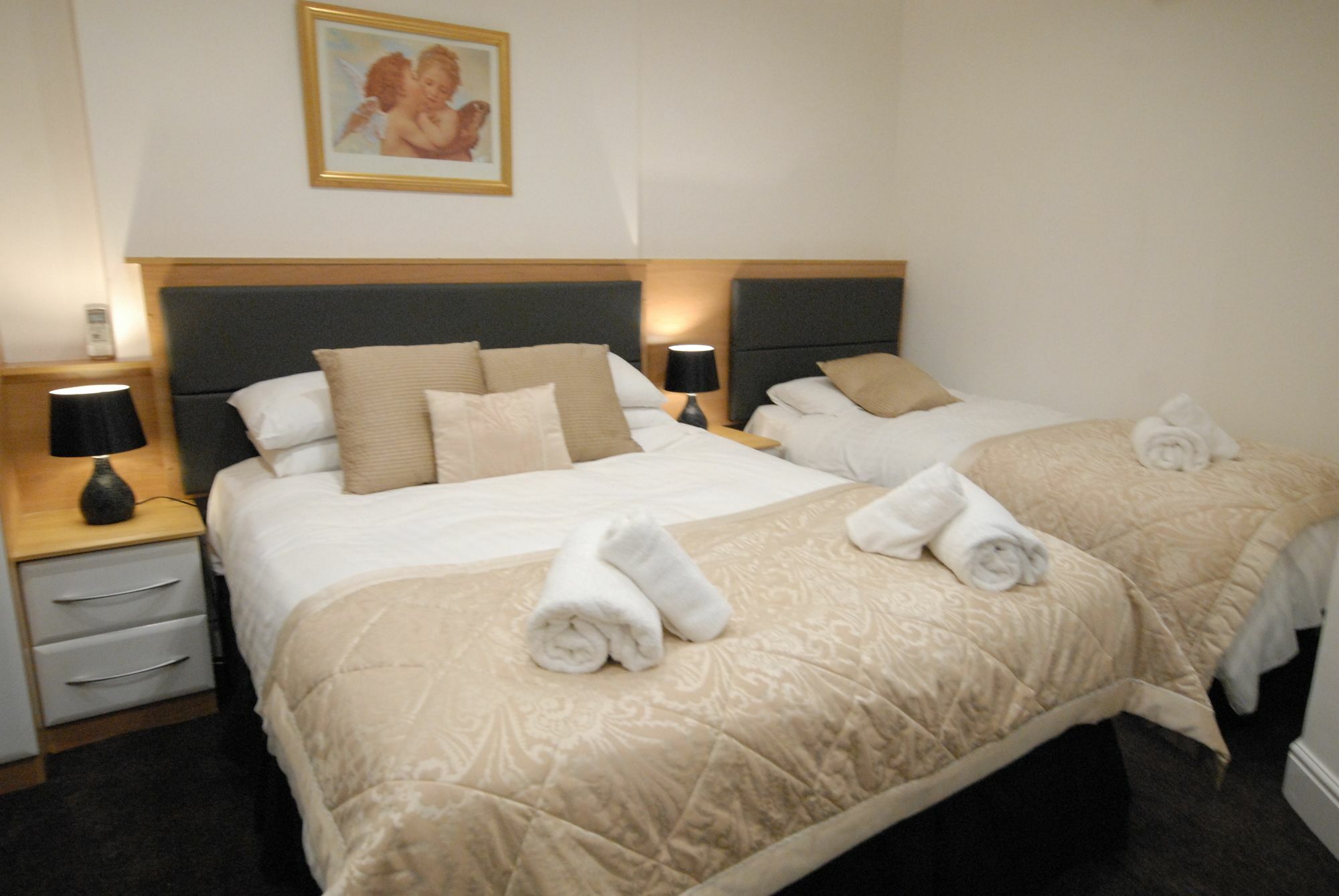 Hen Dy Bed & Breakfast ลันดิดโน ภายนอก รูปภาพ